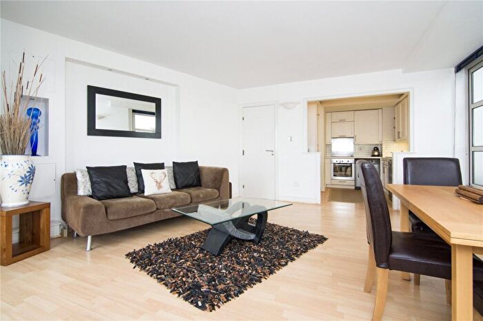 2 Bedroom Flat To Rent In Cascades Tower, Westferry Road, London, E14