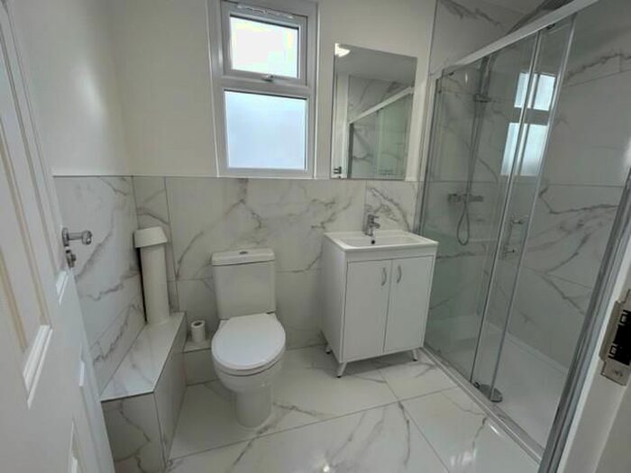 1 Bedroom Property To Rent In Holly Lane, Ilford, IG3