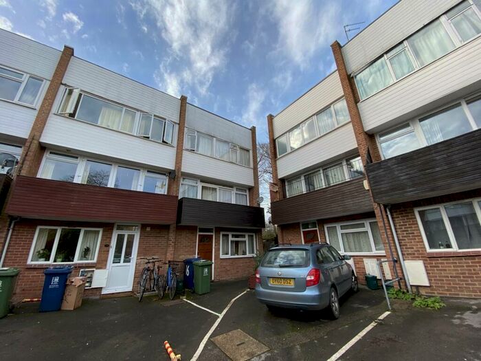 6 Bedroom Semi-Detached House To Rent In Horwood Close, Headington, Oxford, Oxfordshire, OX3