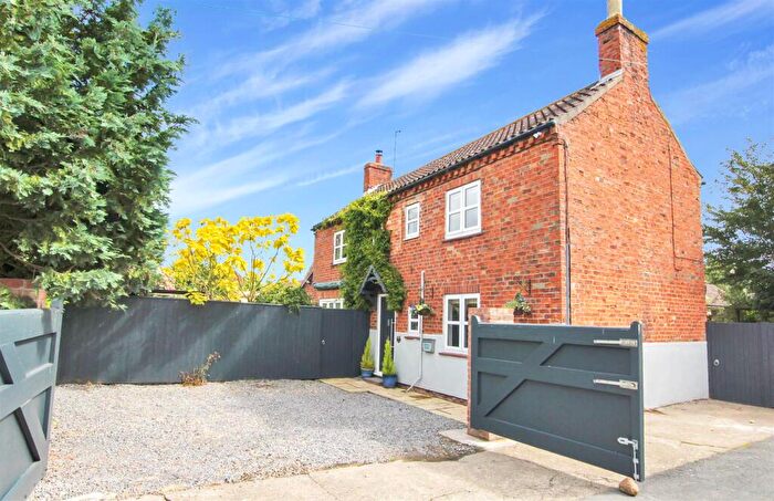 3 Bedroom Detached House For Sale In Thornton Road, South Kelsey, LN7