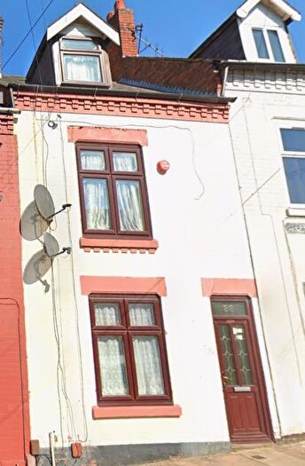 4 Bedroom Terraced House For Sale In Hartington Road, Leicester, LE2