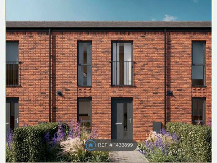 3 Bedroom Terraced House To Rent In Ribot Walk, Salford, Manchester, M6