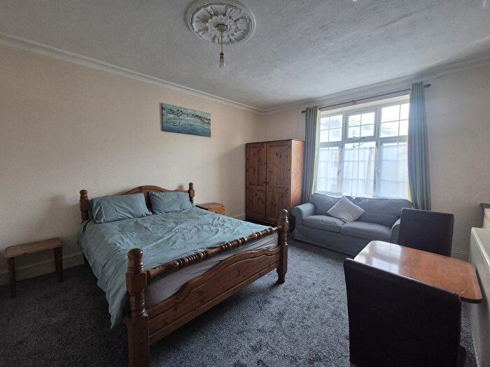 Studio To Rent In Lower High Street, West Midlands, DY8