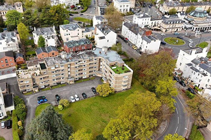 2 Bedroom Flat For Sale In Suffolk Square, Cheltenham, GL50