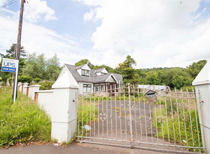 2 Bedroom Semi-Detached House For Sale In Hannahstown Hill, Belfast, BT17