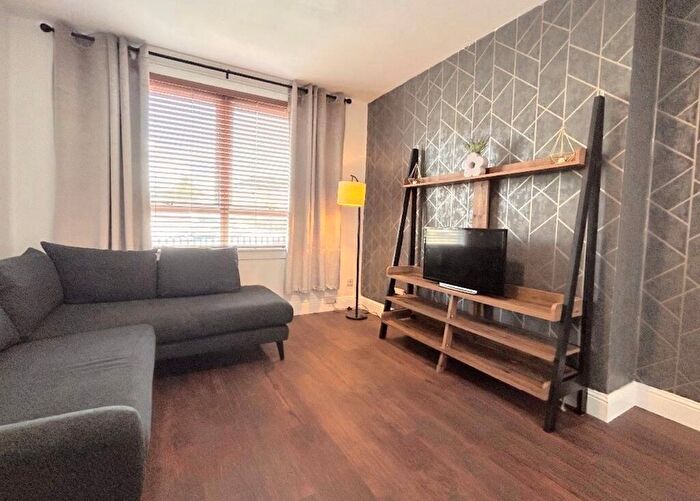 2 Bedroom Flat For Sale In Carmuirs Avenue, Camelon, FK1