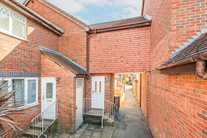 2 Bedroom Property To Rent In Grasmere Close, Feltham, TW14