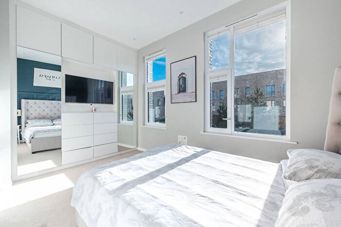 3 Bedroom Maisonette To Rent In Fry Lane, Edgware, HA8