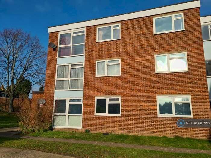 2 Bedroom Flat To Rent In Wessex Drive, Erith, DA8