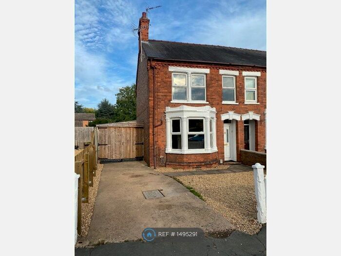3 Bedroom Semi-Detached House To Rent In Ramnoth Road, Wisbech, PE13
