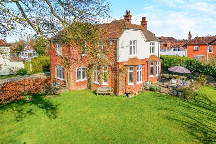 4 Bedroom Detached House For Sale In Colt Hill, Odiham, Hook, Hampshire, RG29