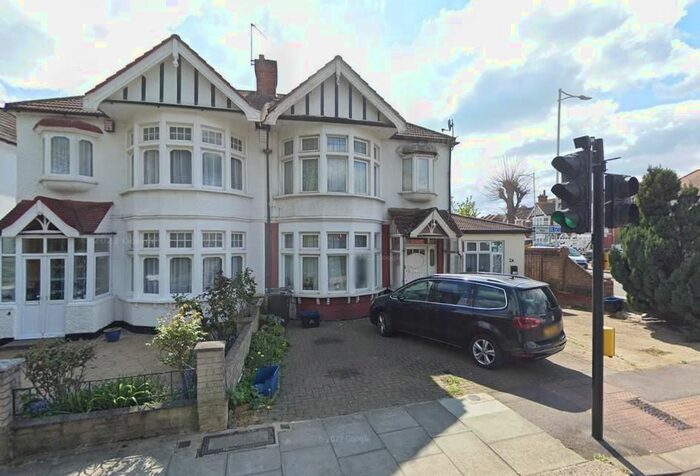 2 Bedroom Flat To Rent In Emerson Road, Ilford, IG1