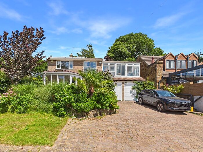3 Bedroom Detached House For Sale In Parkhead, Matlock, DE4