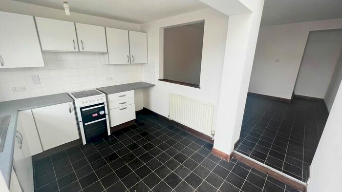 2 Bedroom Terraced House To Rent In Queen Street, Brimington, Chesterfield, S43