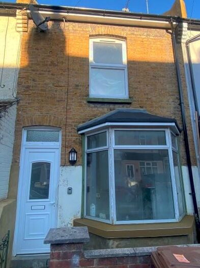 3 Bedroom House To Rent In Charter Street, Gillingham, ME7