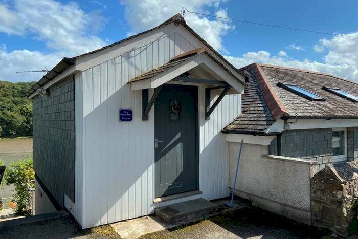 1 Bedroom Semi-Detached House For Sale In Malpas, Truro, TR1