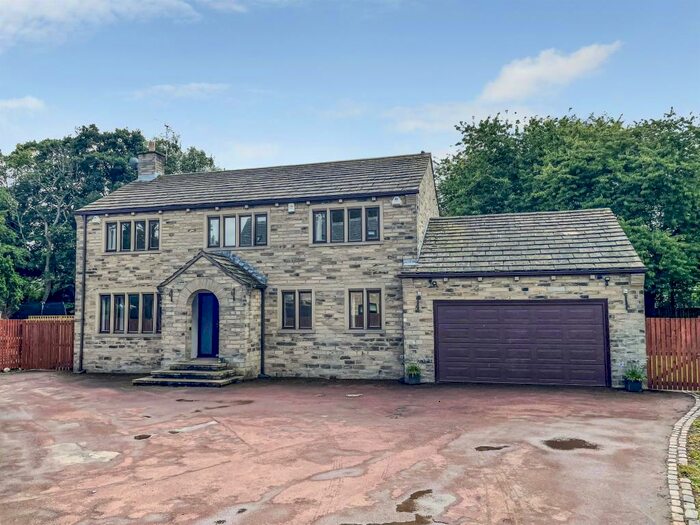 4 Bedroom Detached House To Rent In Bradford Road, Burley In Wharfedale, Ilkley, LS29