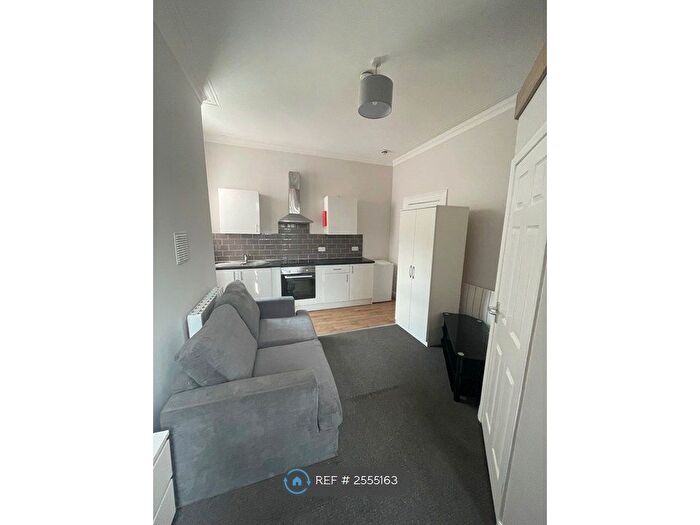 Studio To Rent In Conference Rd, Leeds, LS12