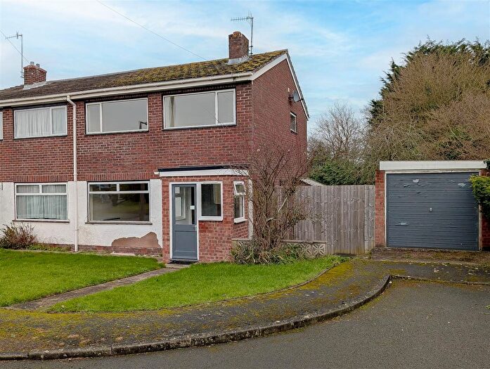 3 Bedroom Semi-Detached House For Sale In Packers Hill, Upton-Upon-Severn, Worcester, WR8