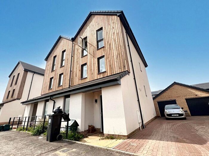 4 Bedroom Semi-Detached House To Rent In Crop Leaze, Stoke Gifford, Bristol, Gloucestershire, BS34