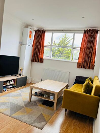 2 Bedroom Flat To Rent In Biscot Road, Luton, LU3