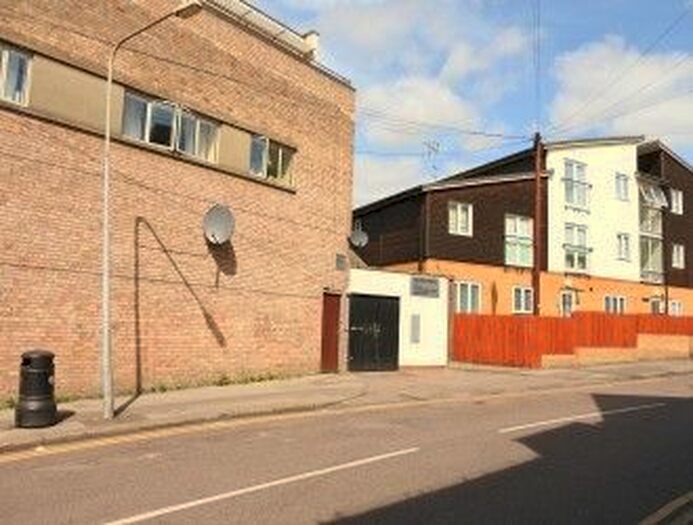 1 Bedroom Flat To Rent In Handsworth Avenue, London E4