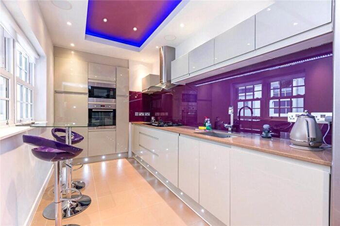 2 Bedroom Mews To Rent In Charles Lane, St John's Wood, NW8