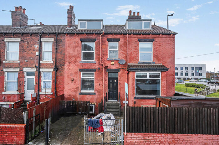 4 Bedroom Terraced House For Sale In Clifton Grove, Harehills, Leeds, LS9
