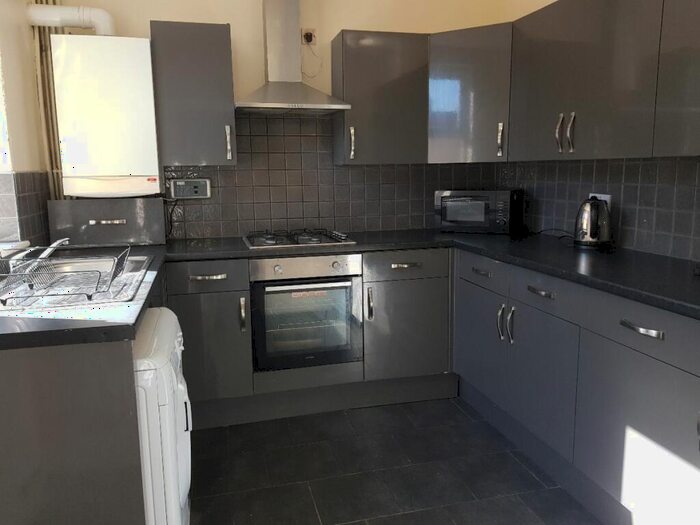 4 Bedroom Terraced House To Rent In Saxony Road, Liverpool, L7