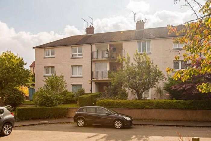 2 Bedroom Flat To Rent In Ross Gardens, Edinburgh, EH9