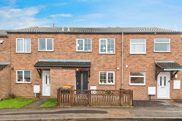 2 Bedroom Terraced House For Sale In Hornbeam Close, Leighton Buzzard, LU7