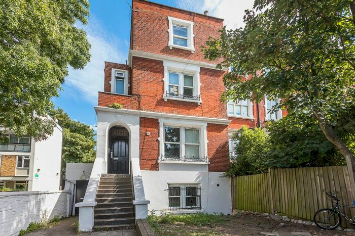 Studio To Rent In Camden Road, London, N7