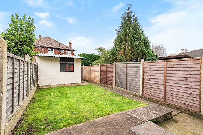 4 Bedroom Terraced House To Rent In Worplesdon Road, Guildford, GU2