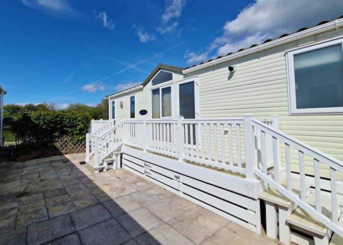 2 Bedroom Park Home For Sale In Willow Grove Park, Sandy Lane, Preesall, Poulton-Le-Fylde, FY6