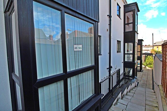 2 Bedroom Flat To Rent In Crwys Court, Crwys Road, Cathays, CF24