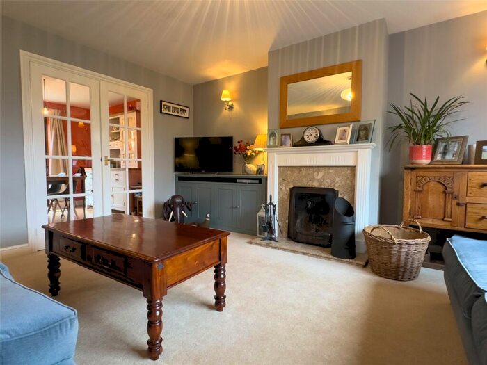 4 Bedroom Detached House For Sale In High House Close, Clanfield, Bampton, Oxfordshire, OX18