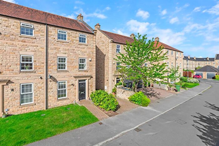 4 Bedroom Semi-Detached House For Sale In Scalebor Gardens, Burley In Wharfedale, LS29
