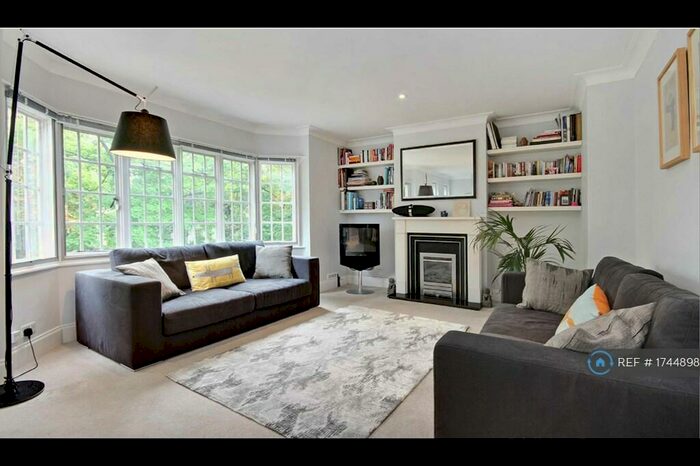 2 Bedroom Flat To Rent In Lee Road, London, SE3