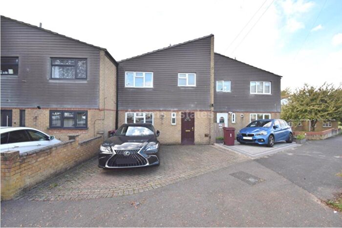 3 Bedroom Terraced House To Rent In Kingsley Close, Reading, RG2