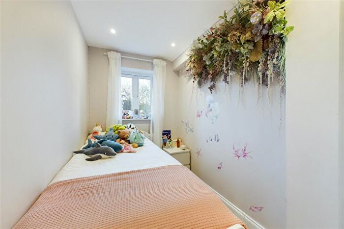 3 Bedroom Terraced House For Sale In Nightingale Close, Farnborough, Hampshire, GU14