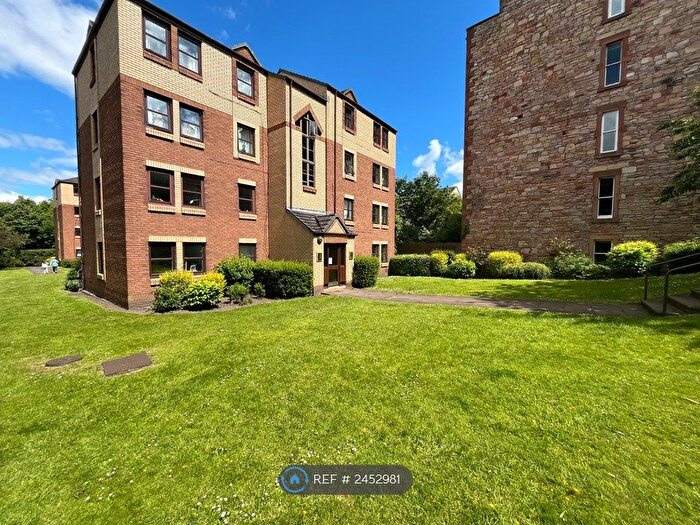 2 Bedroom Flat To Rent In Craighouse Gardens, Edinburgh, EH10