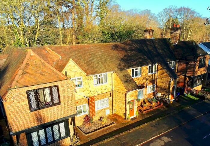 2 Bedroom Apartment To Rent In Hall Close, Camberley, GU15