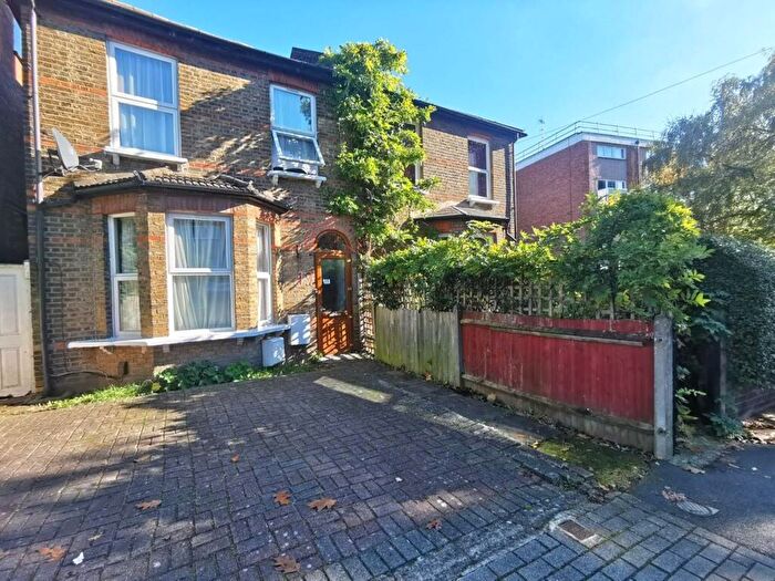 5 Bedroom House To Rent In Second Avenue, Hendon, NW4