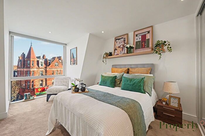 1 Bedroom Flat For Sale In Gaumont Place, London, SW2