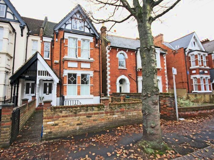 1 Bedroom Flat To Rent In Waldegrave Road, Teddington, TW11