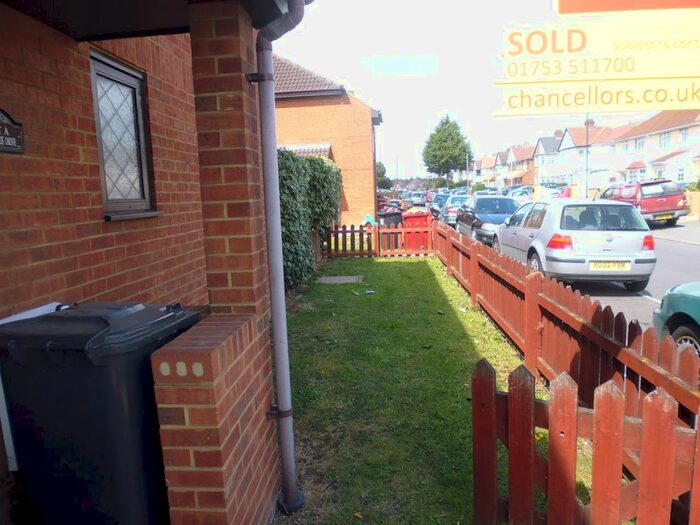 1 Bedroom Flat To Rent In Oatlands Drive, Slough, SL1