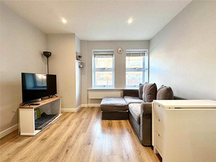 1 Bedroom Apartment For Sale In - Victoria Road, Farnborough, Hampshire, GU14