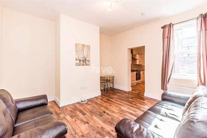 2 Bedroom Flat To Rent In Trewhitt Road, Heaton, Newcastle Upon Tyne, NE6
