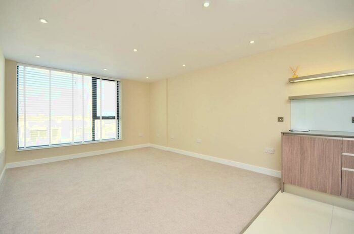 2 Bedroom Flat To Rent In Leapale Lane, Guildford, GU1