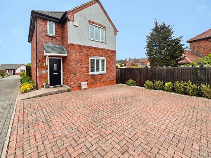 3 Bedroom Detached House For Sale In Burton Road, Midway, Swadlincote, Derbyshire, DE11